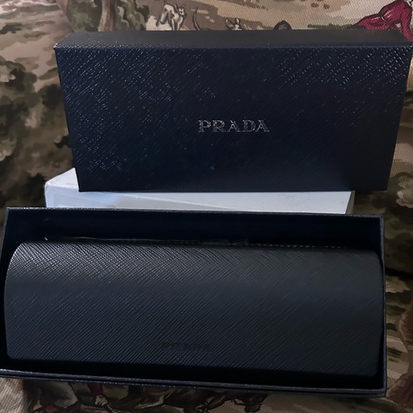 Prada sunglasses - Picture 7 of 13
